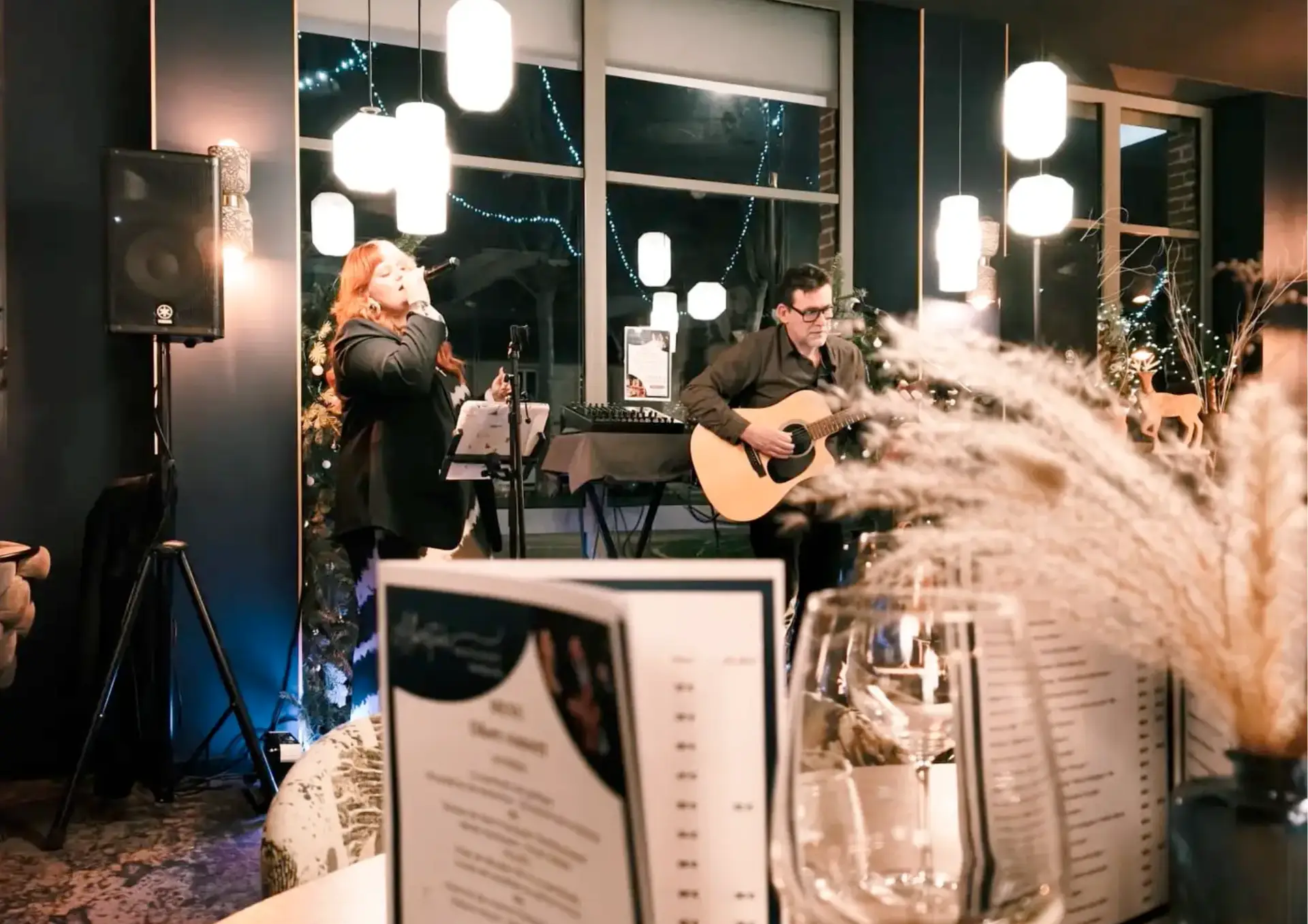 Restaurant avec animation à Honfleur : les dîners concerts d’Albertine, une expérience à part